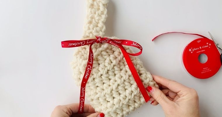 Free Crochet Pattern // Crochet Gift Bag