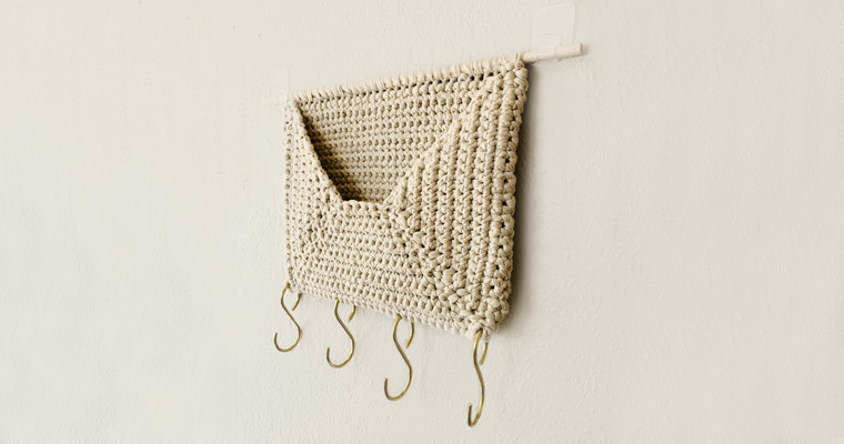 Free Crochet Pattern // Wall Pocket Organizer